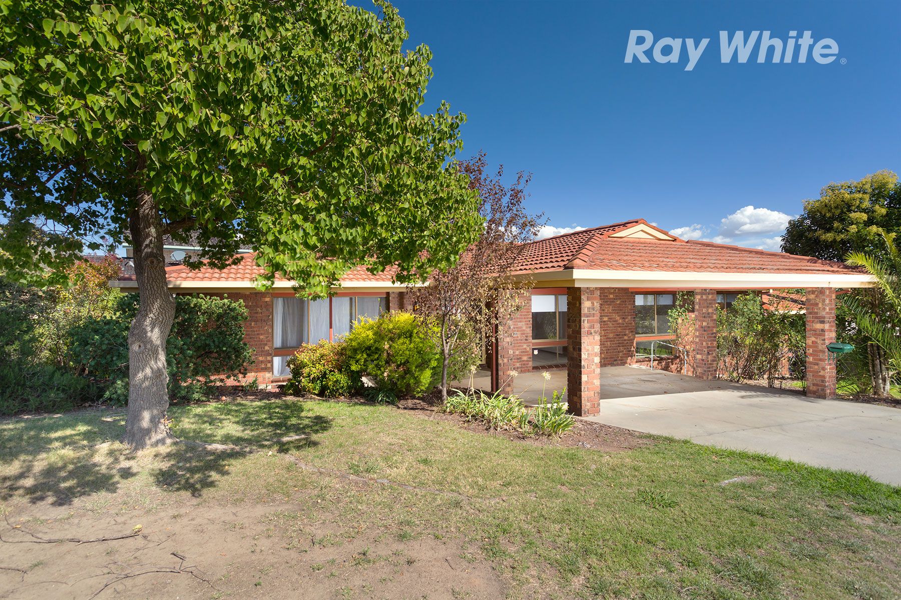 2 Mountain View Drive, Lavington, NSW 2641