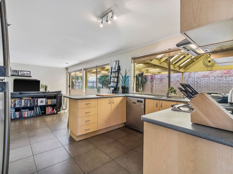 15 Shields Court, Sydenham, VIC 3037