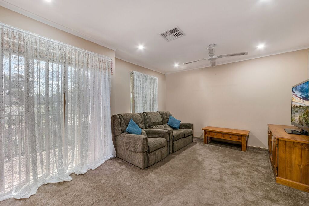 14 Cooradilla Place, Bradbury, NSW 2560