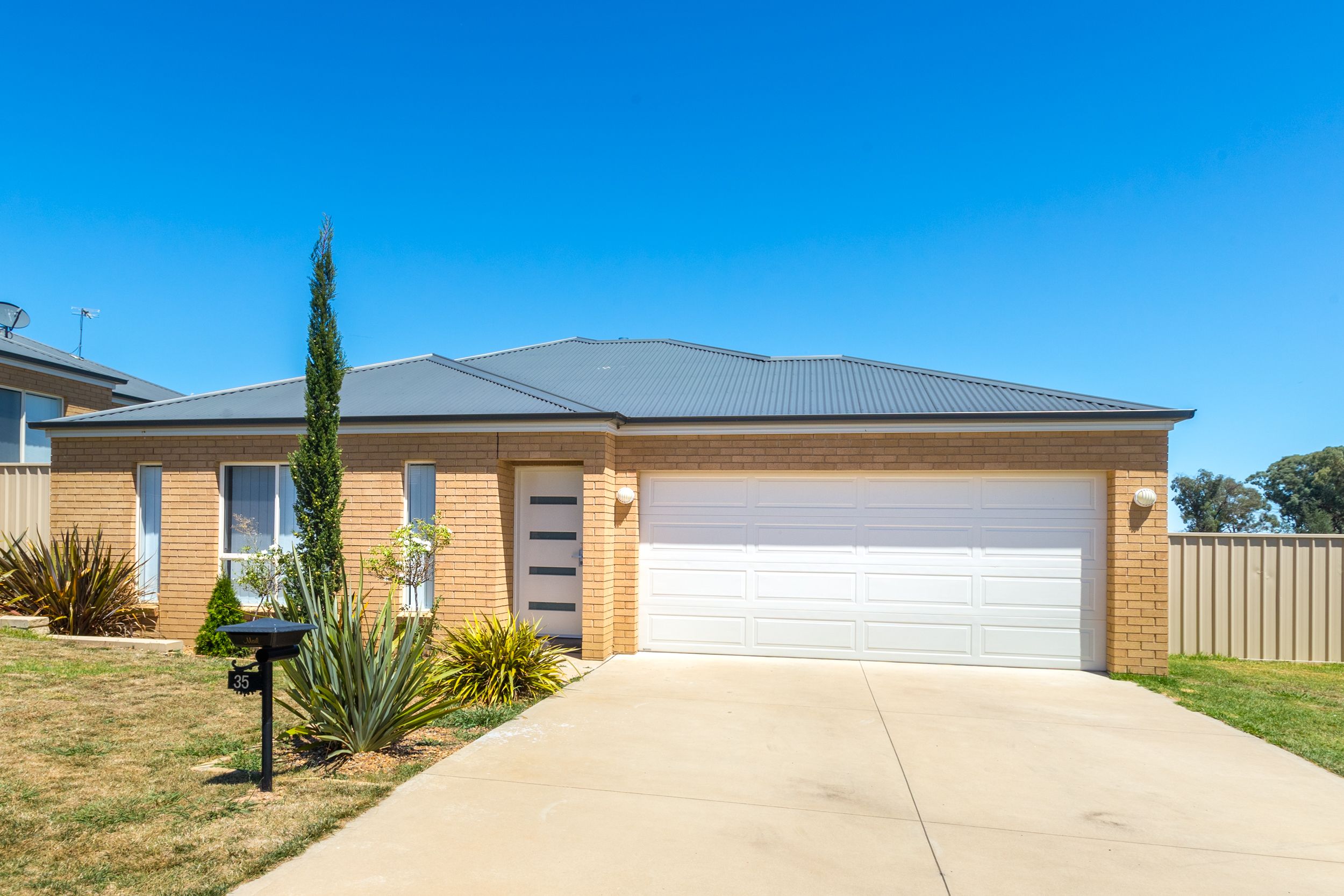 35 Botanic Way