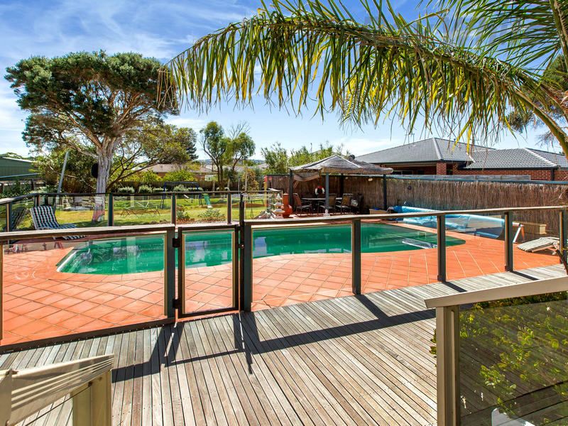 43 Woodlands Grove, Safety Beach VIC 3936