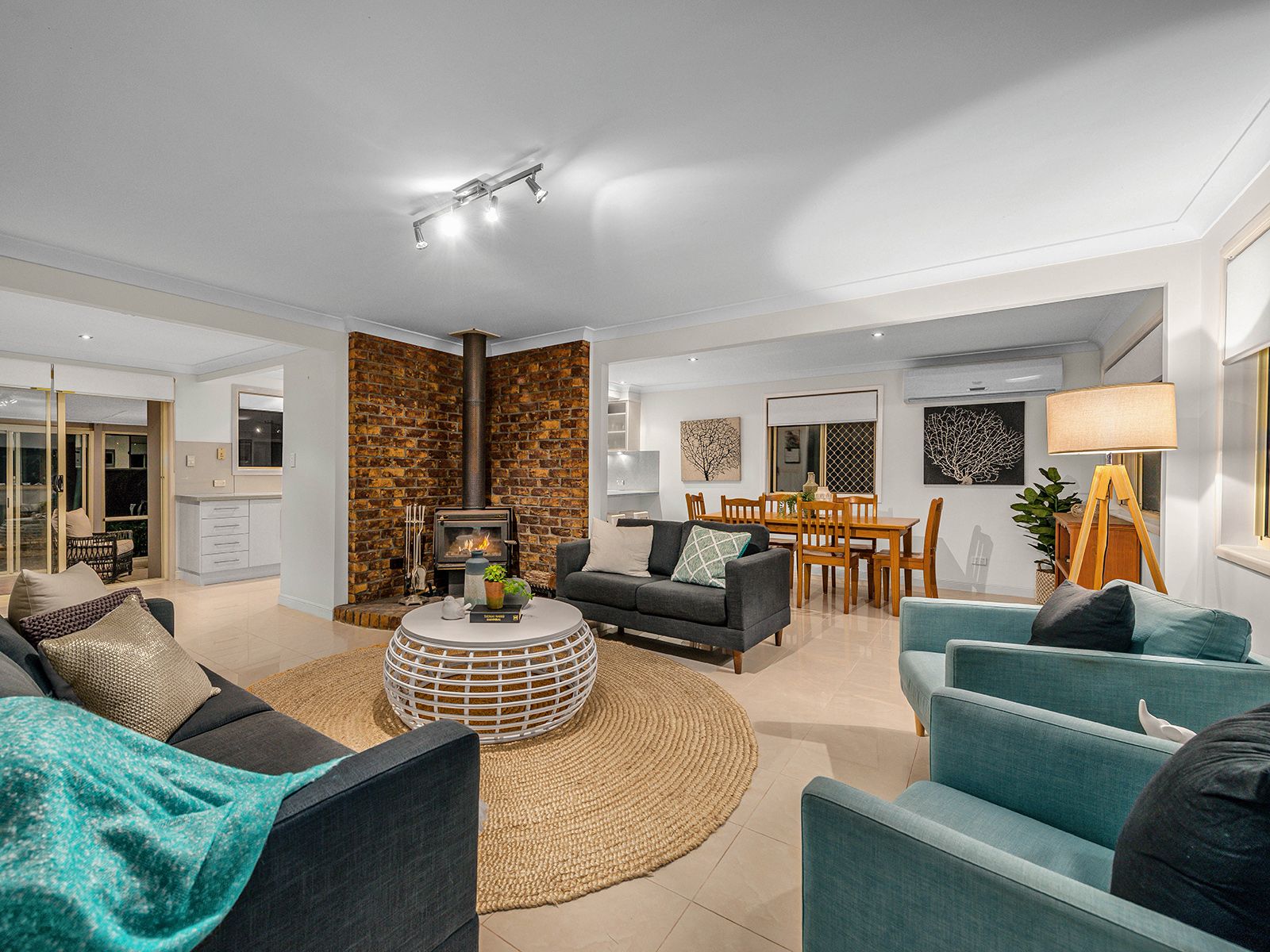 19 St Andrews Avenue, Birkdale, QLD 4159