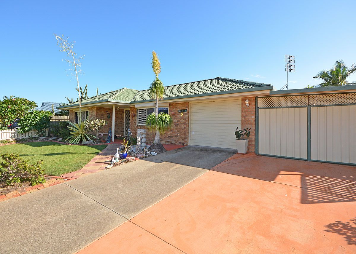 5 Elliot Court, Eli Waters, QLD 4655