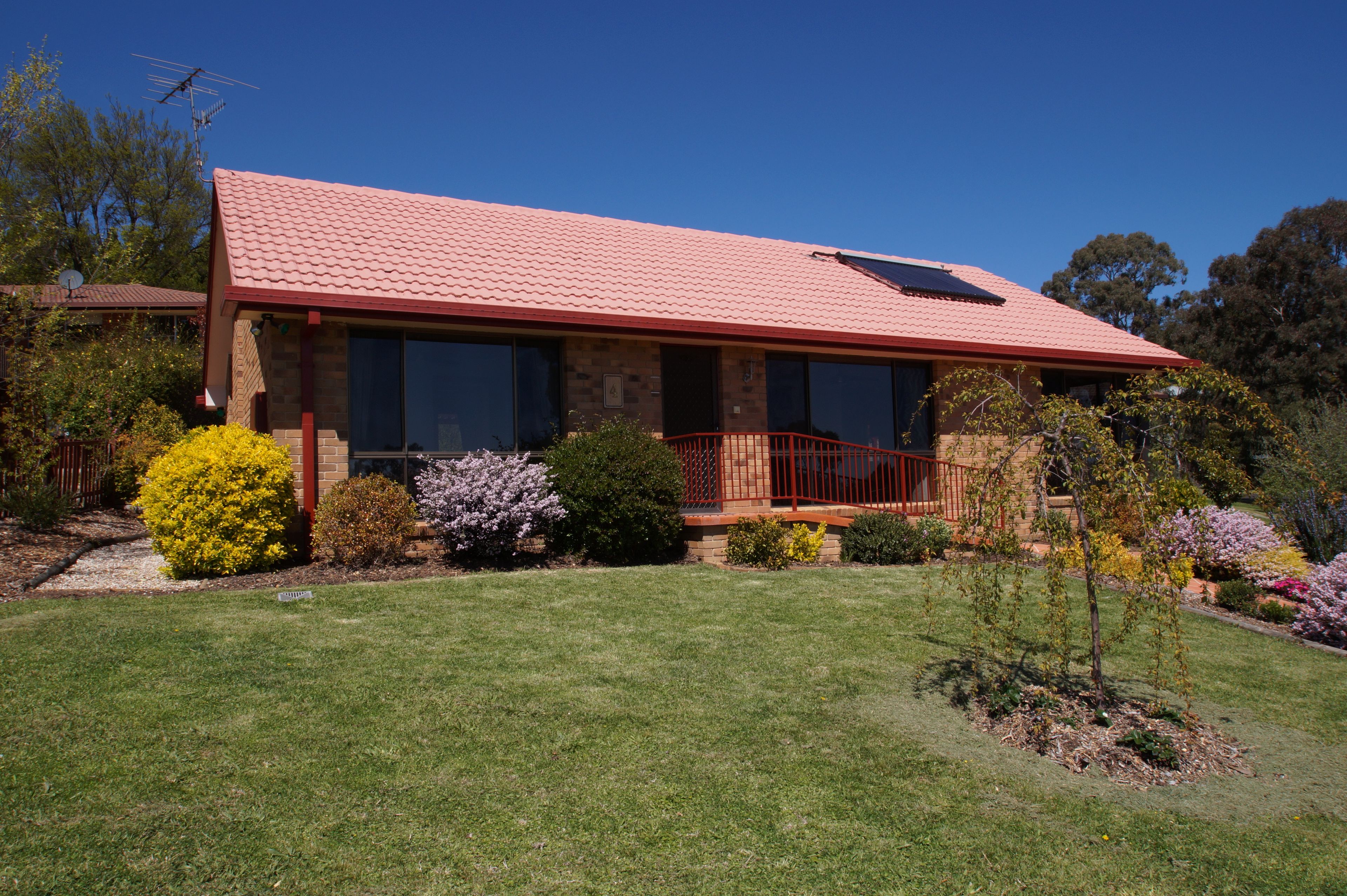4 Bishop Crescent