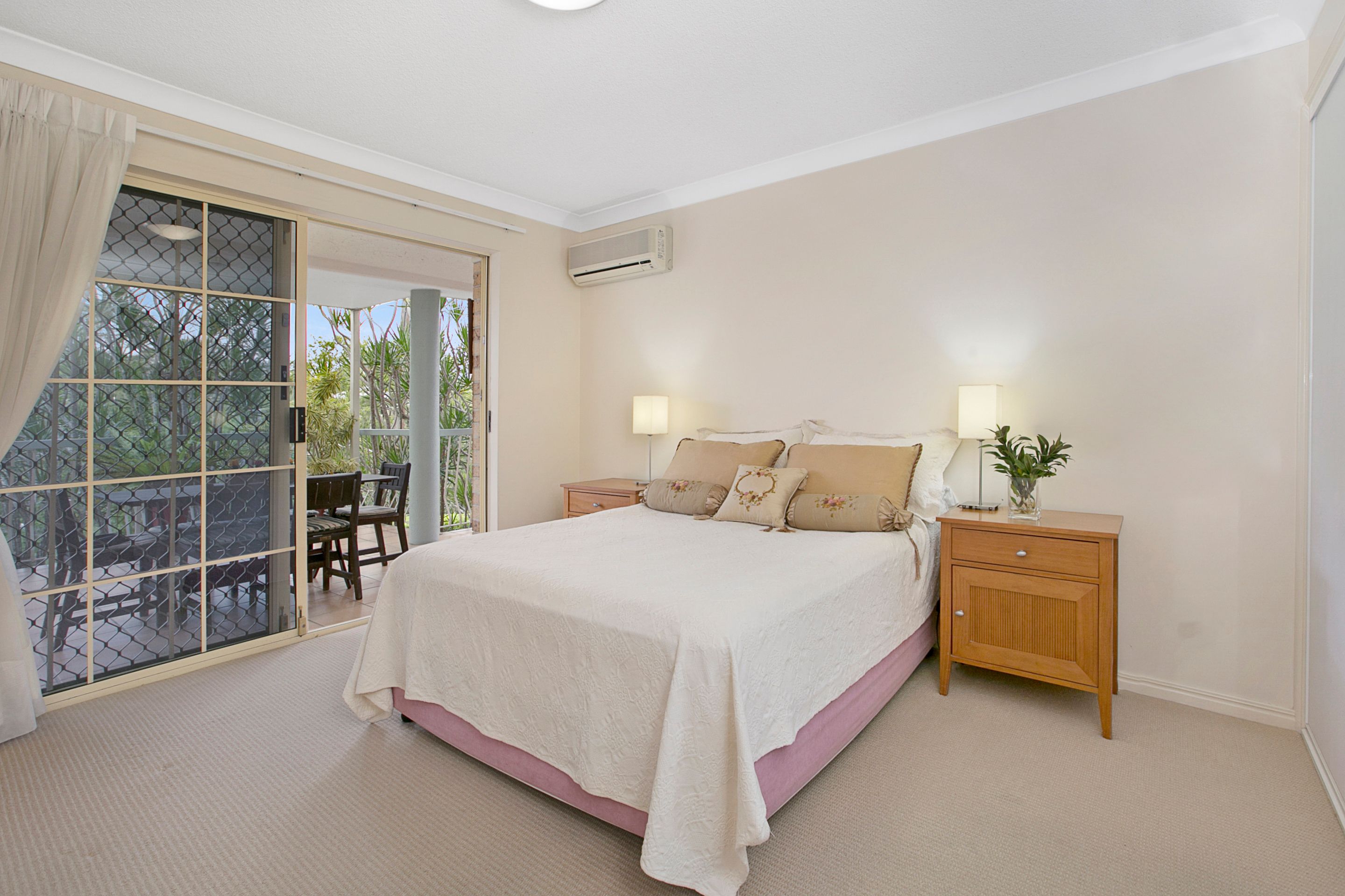 2 21 Hanworth Street East Brisbane Qld Residential Apartment Sold