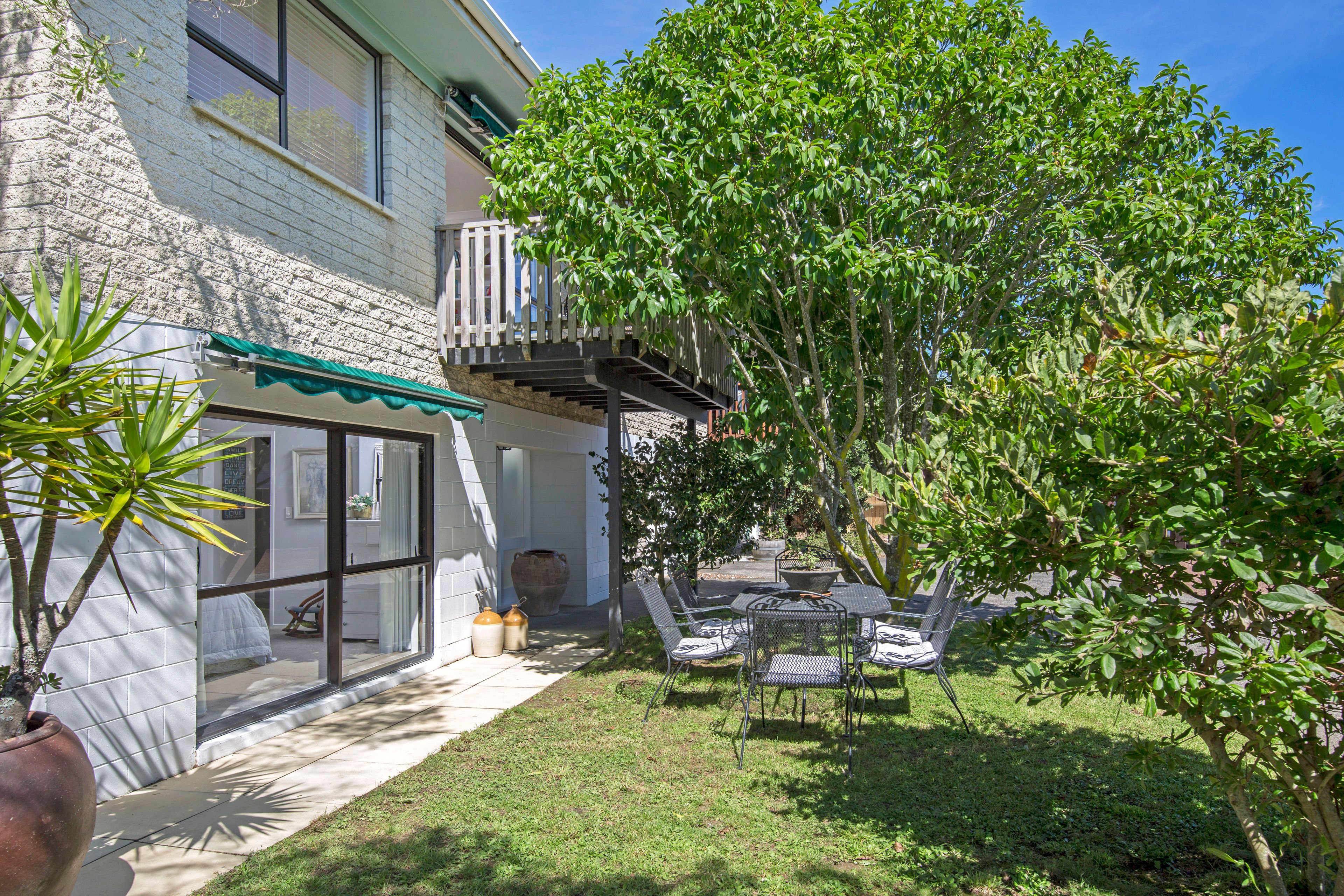 1/19 Butley Drive, Farm Cove, Manukau City