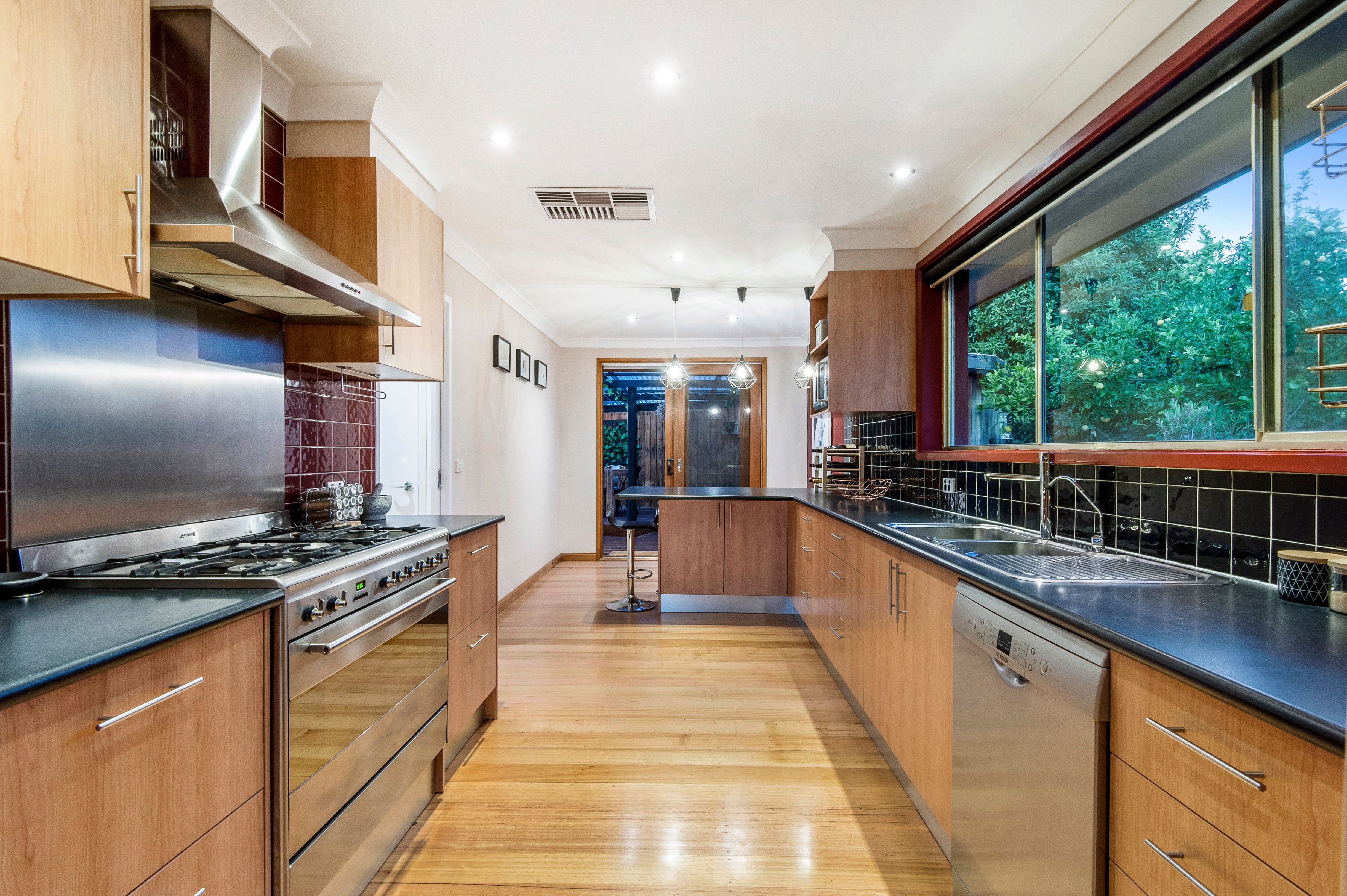 7 Iona Court, Frankston, VIC 3199