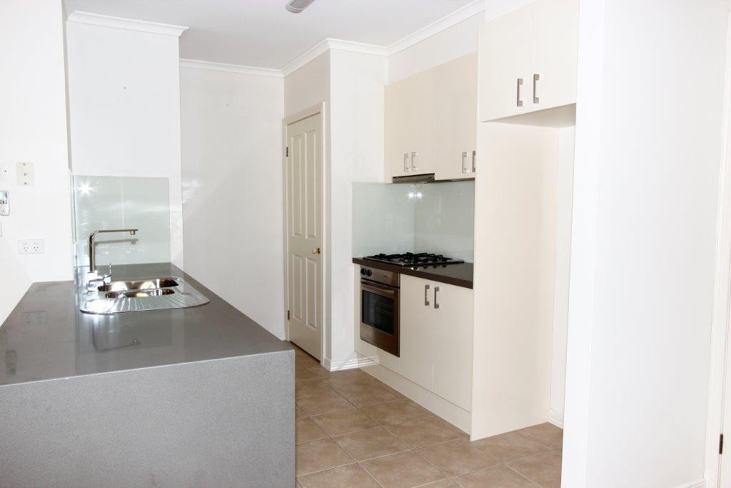 2/1 Davis Street, Belmont, VIC 3216