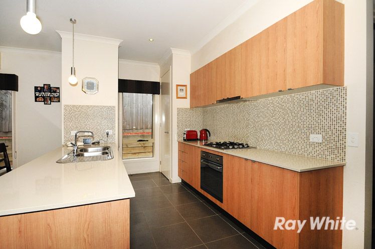 16 Flora Park Way, Carrum Downs, VIC 3201