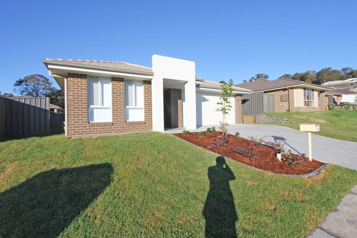 33 Melbourne Street, Wadalba, NSW 2259