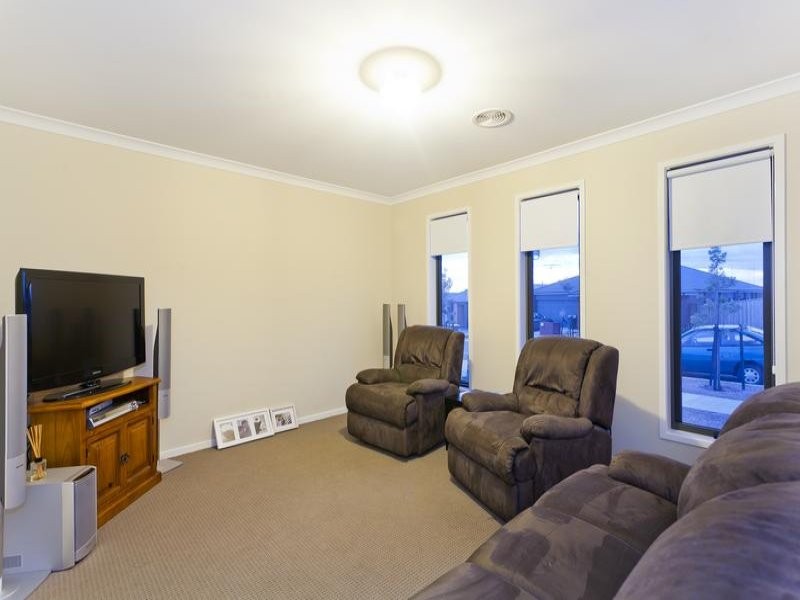 22 Shoaling Drive, Leopold, VIC 3224