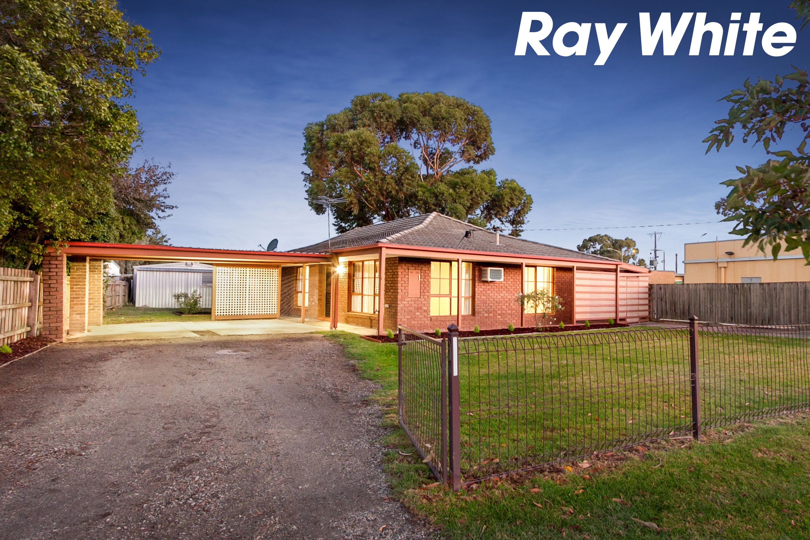 8 Mill Street, Pakenham, VIC 3810