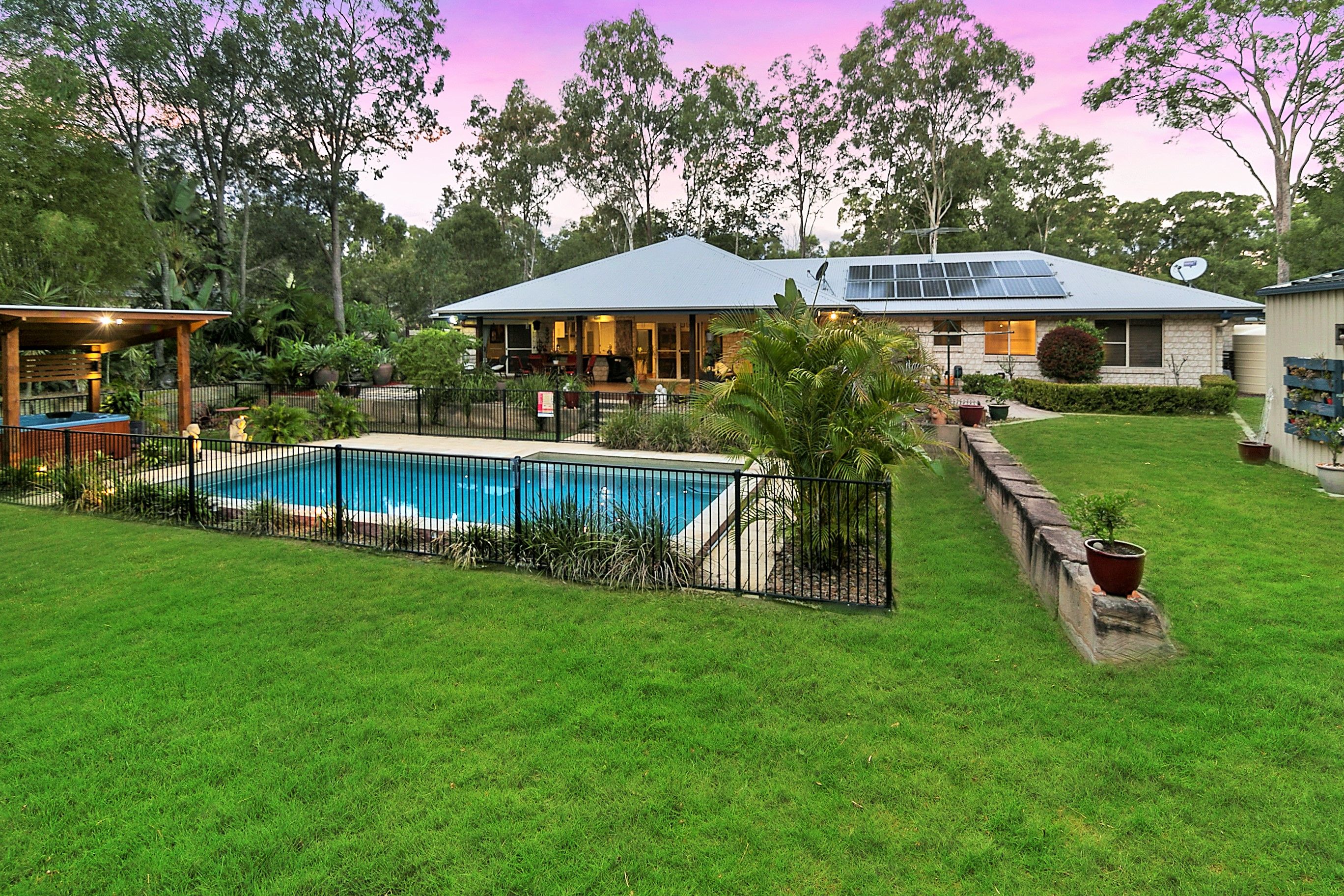 21 Cabernet Crescent, Pine Mountain, QLD 4306