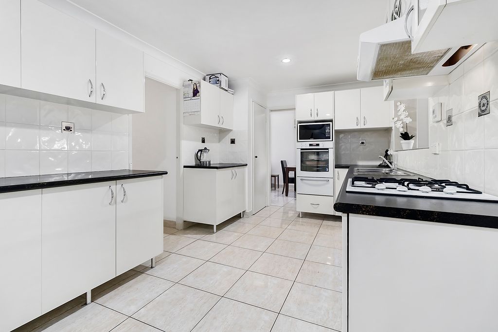 36 Jindabyne Street, Bossley Park, NSW 2176