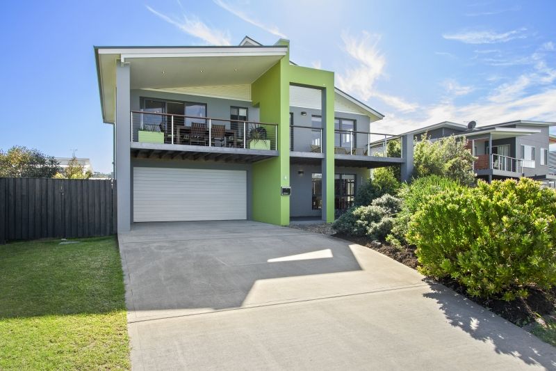 4 Beachside Boulevard, Tomakin, NSW 2537