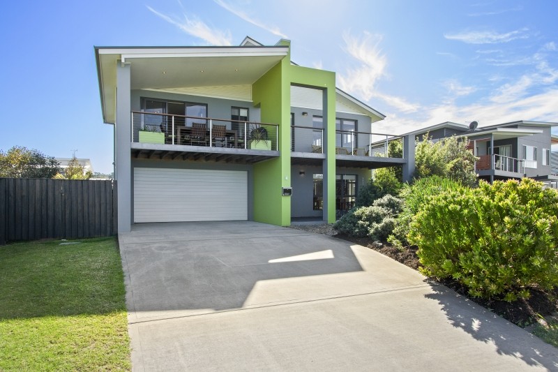 4 Beachside Boulevard, Tomakin, NSW 2537