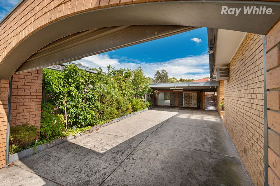 64 Coventry Crescent, Mill Park, VIC 3082