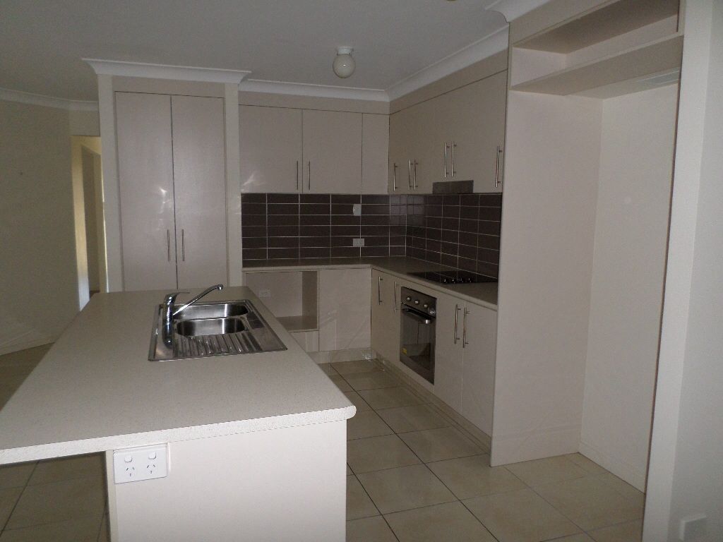 Raceview, QLD 4305