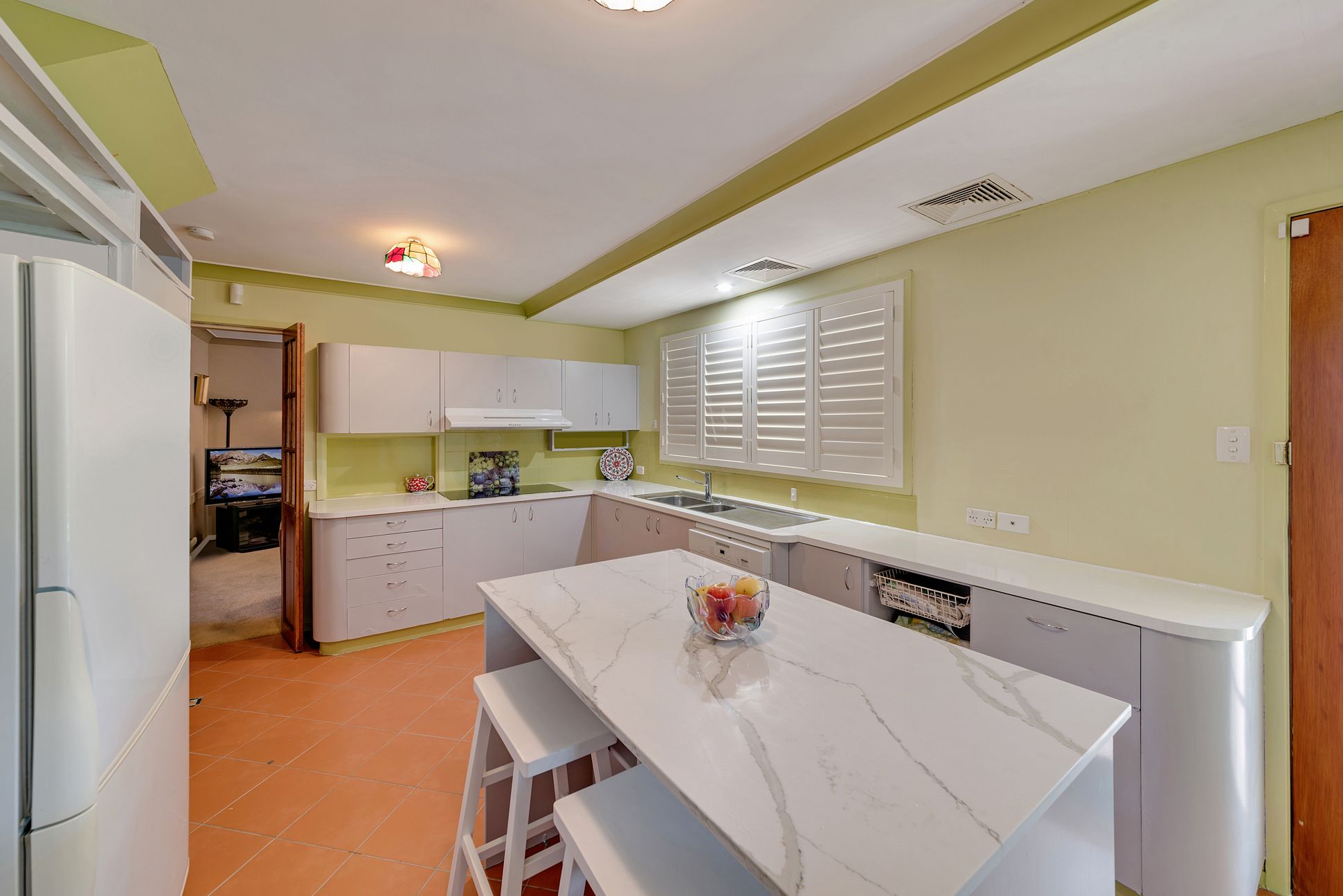 15 Bloodwood Place, Bradbury, NSW 2560