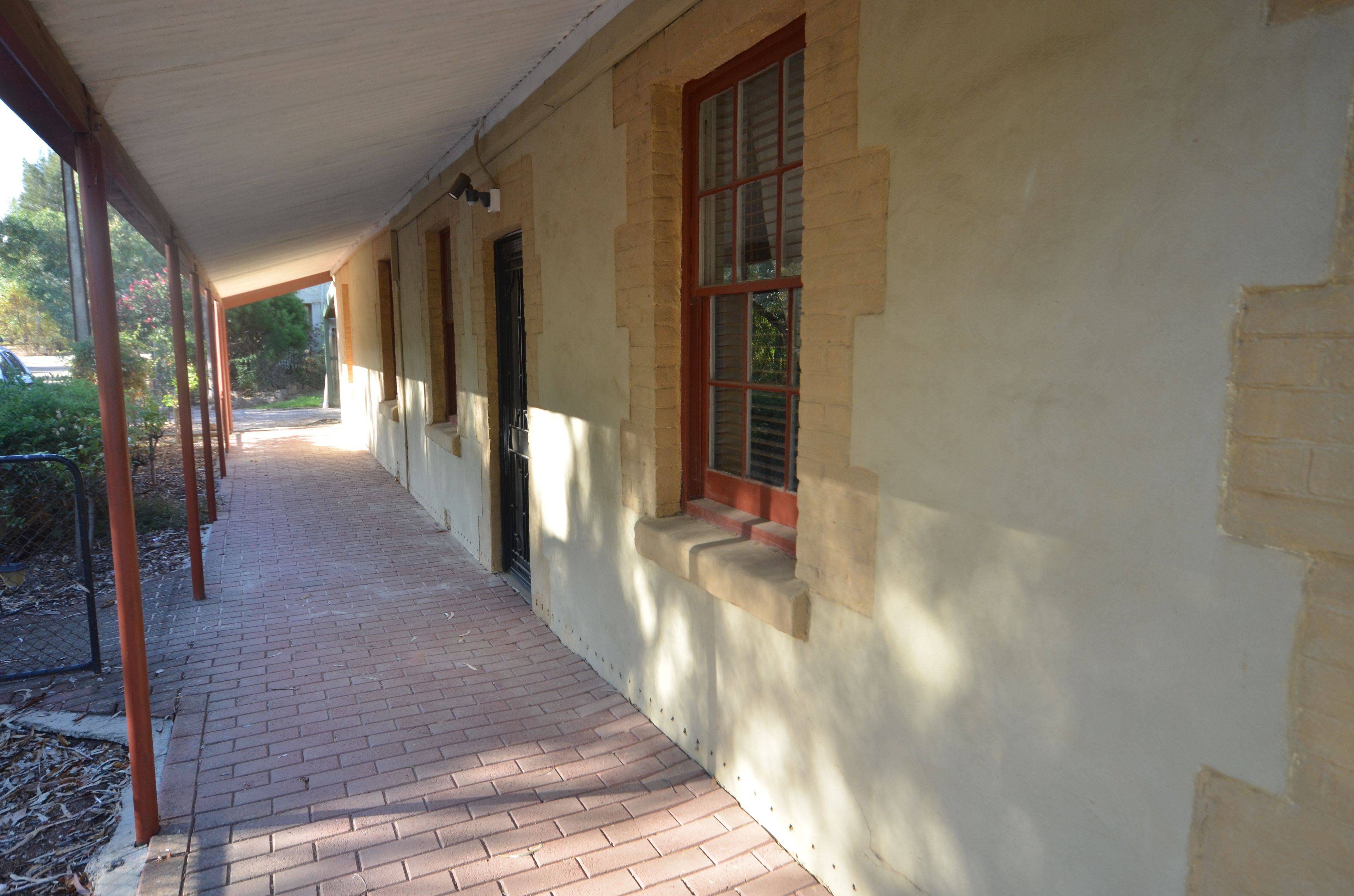 8 Railway Terrace, Riverton, SA 5412