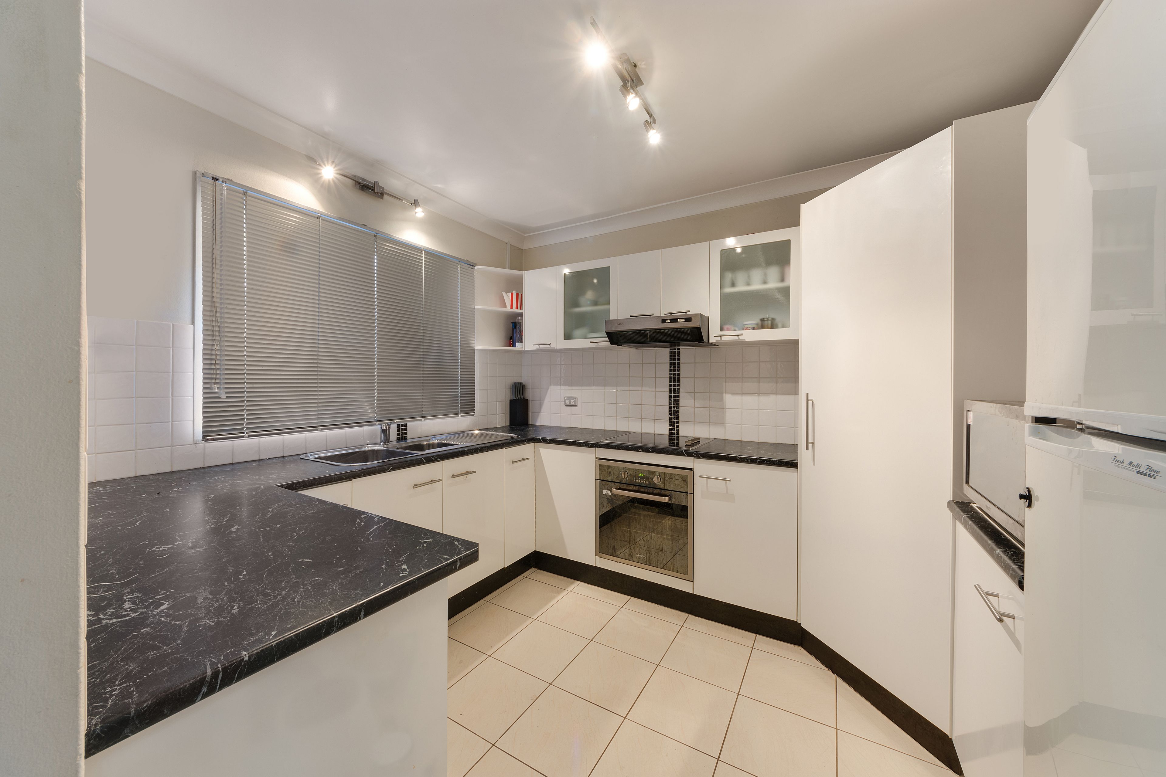 2/72 Campbellfield Avenue, Bradbury, NSW 2560
