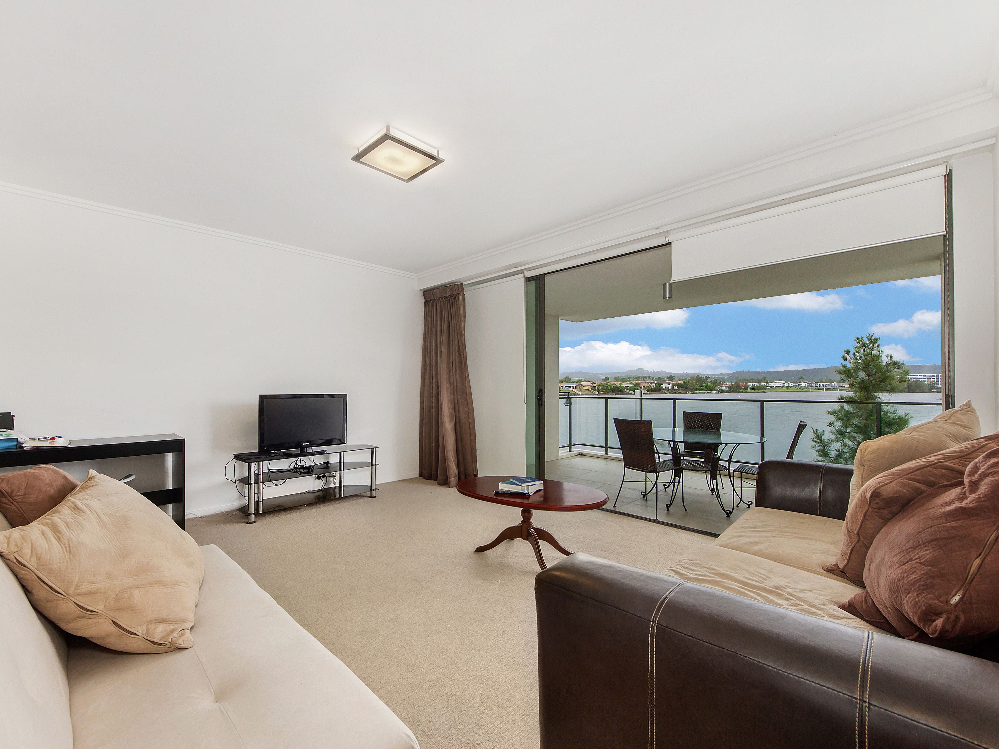 9 Moores Crescent, Varsity Lakes QLD 4227