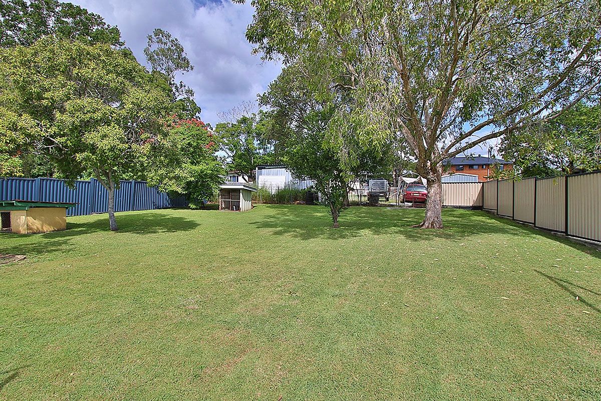 17 Nolan Street, Raceview, QLD 4305