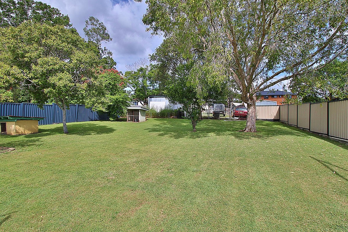 17 Nolan Street, Raceview, QLD 4305
