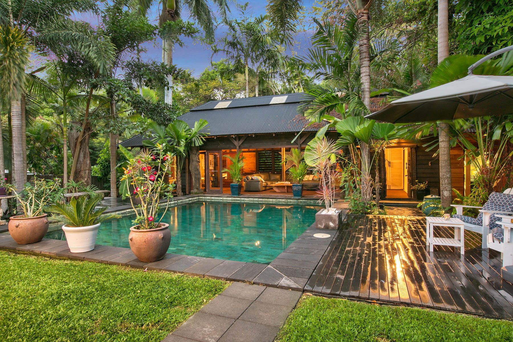 11 Buchan Street, Palm Cove, QLD 4879