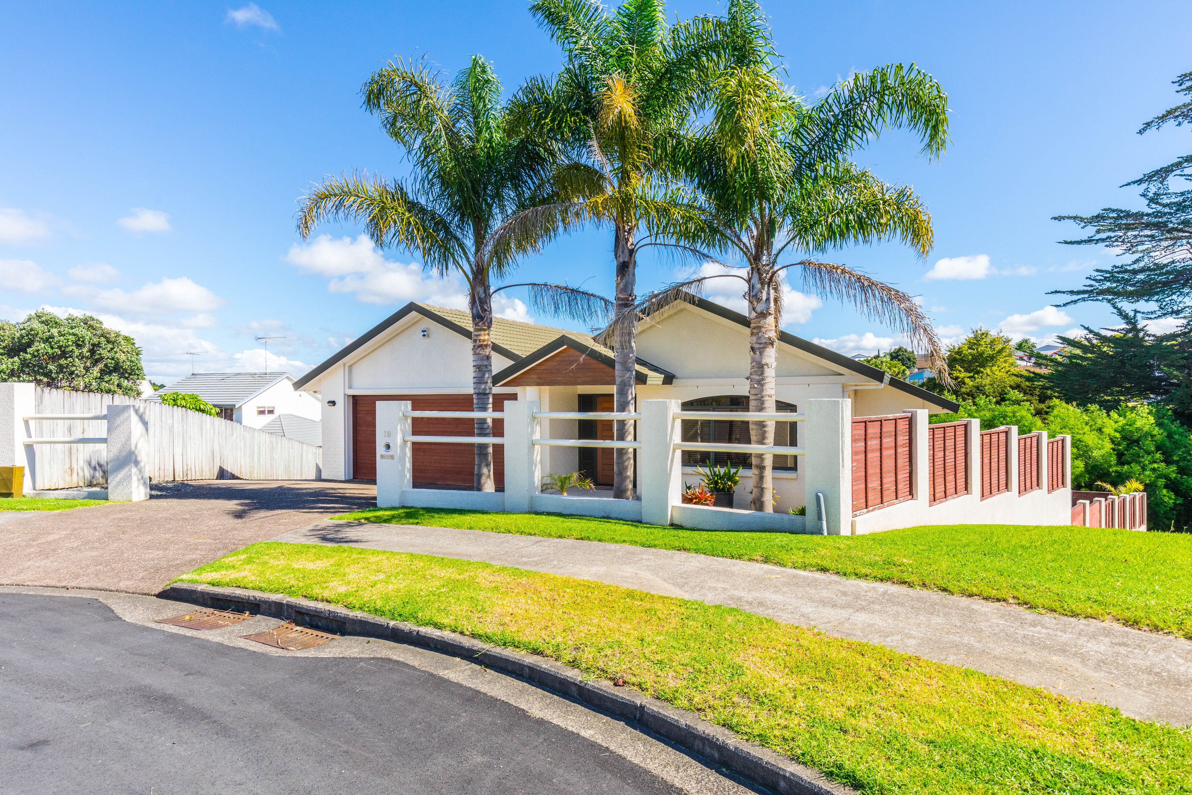 18 Woodview Rise, Botany Downs, Manukau City