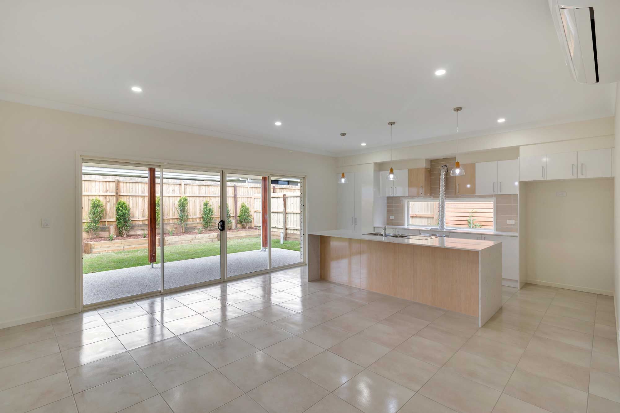 17 Hollyoak Crescent, PIMPAMA, QLD 4209