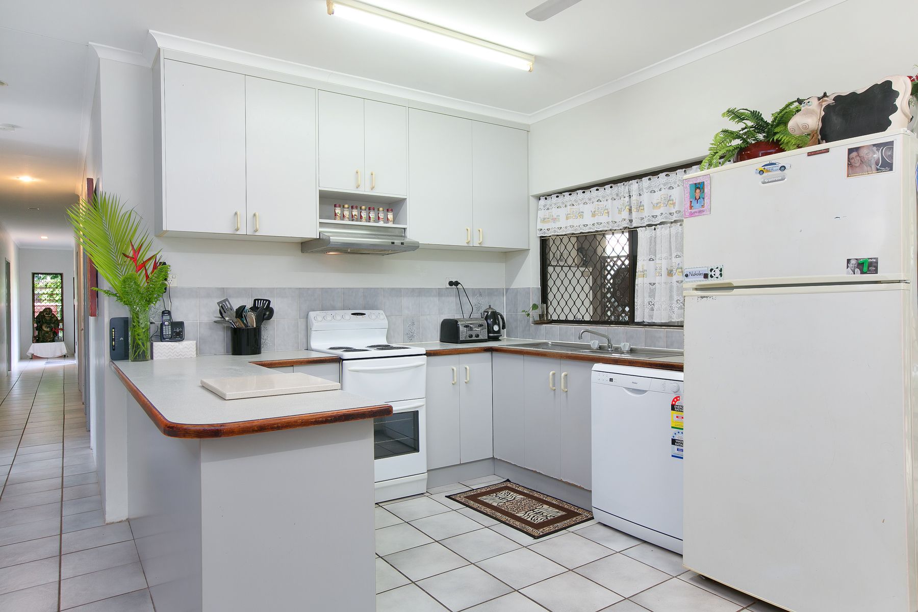 2 Vianen Close, Bentley Park, QLD 4869