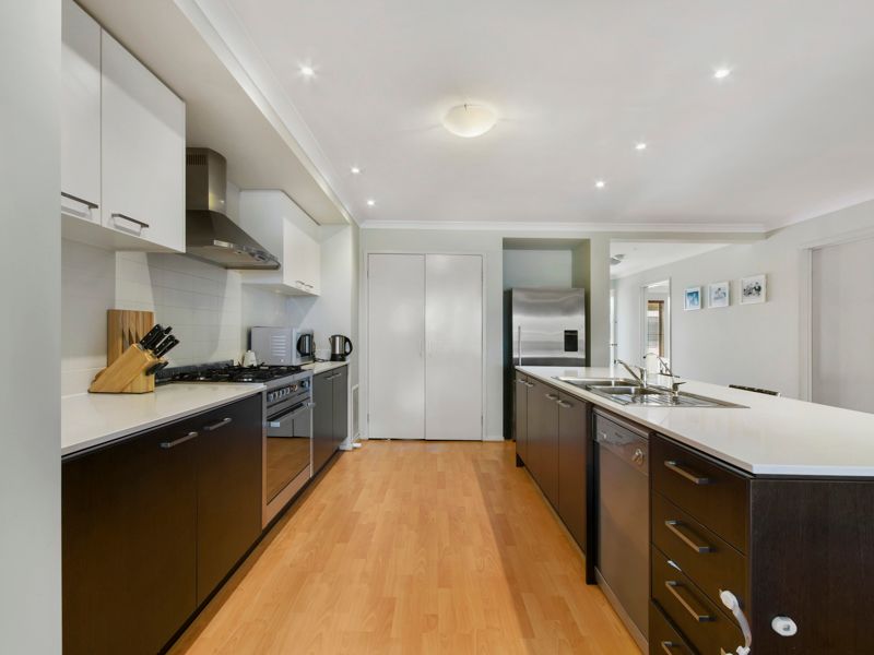 101 Black Dog Drive, Brookfield, VIC 3338