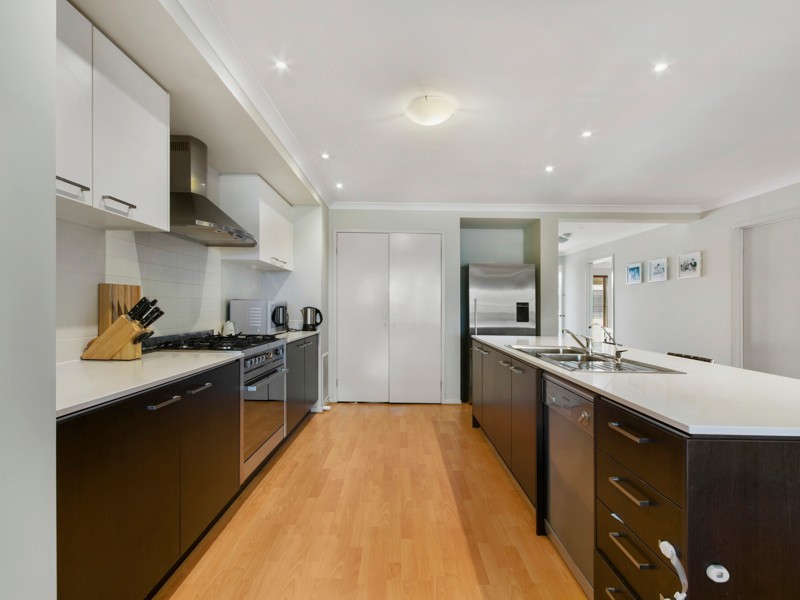 101 Black Dog Drive, Brookfield, VIC 3338