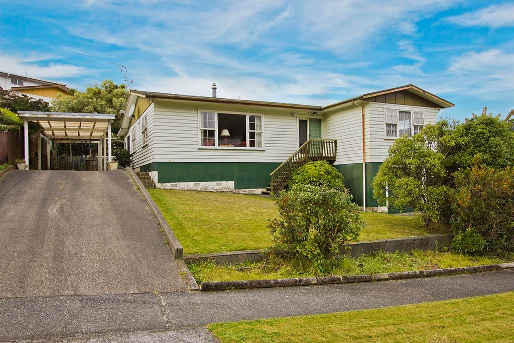 32 McGowan Road, Wainuiomata, Lower Hutt City