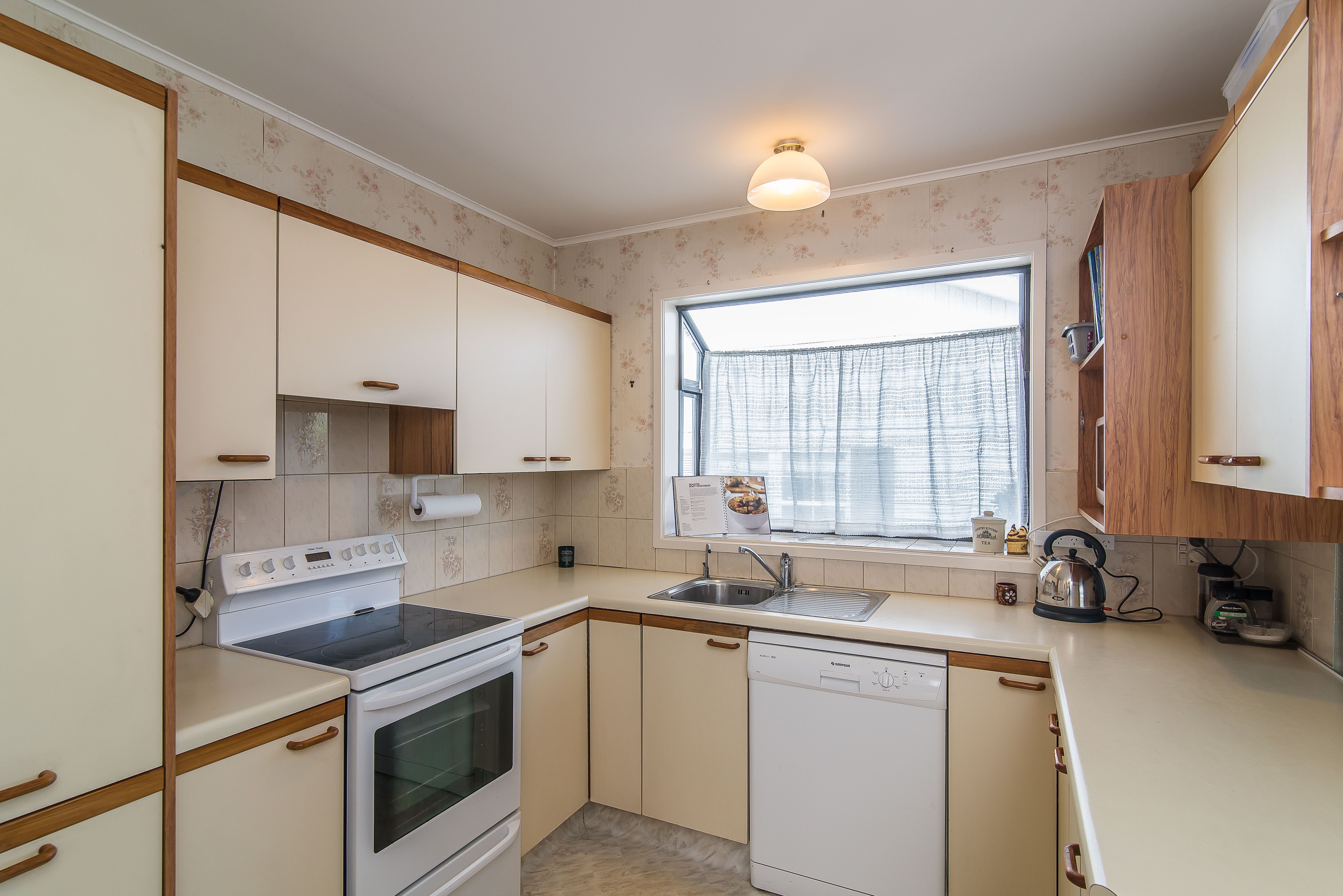11 Longcroft Terrace, Newlands, Wellington City