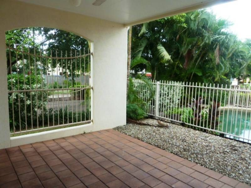1/9 Oyster Court, Trinity Beach, QLD 4879
