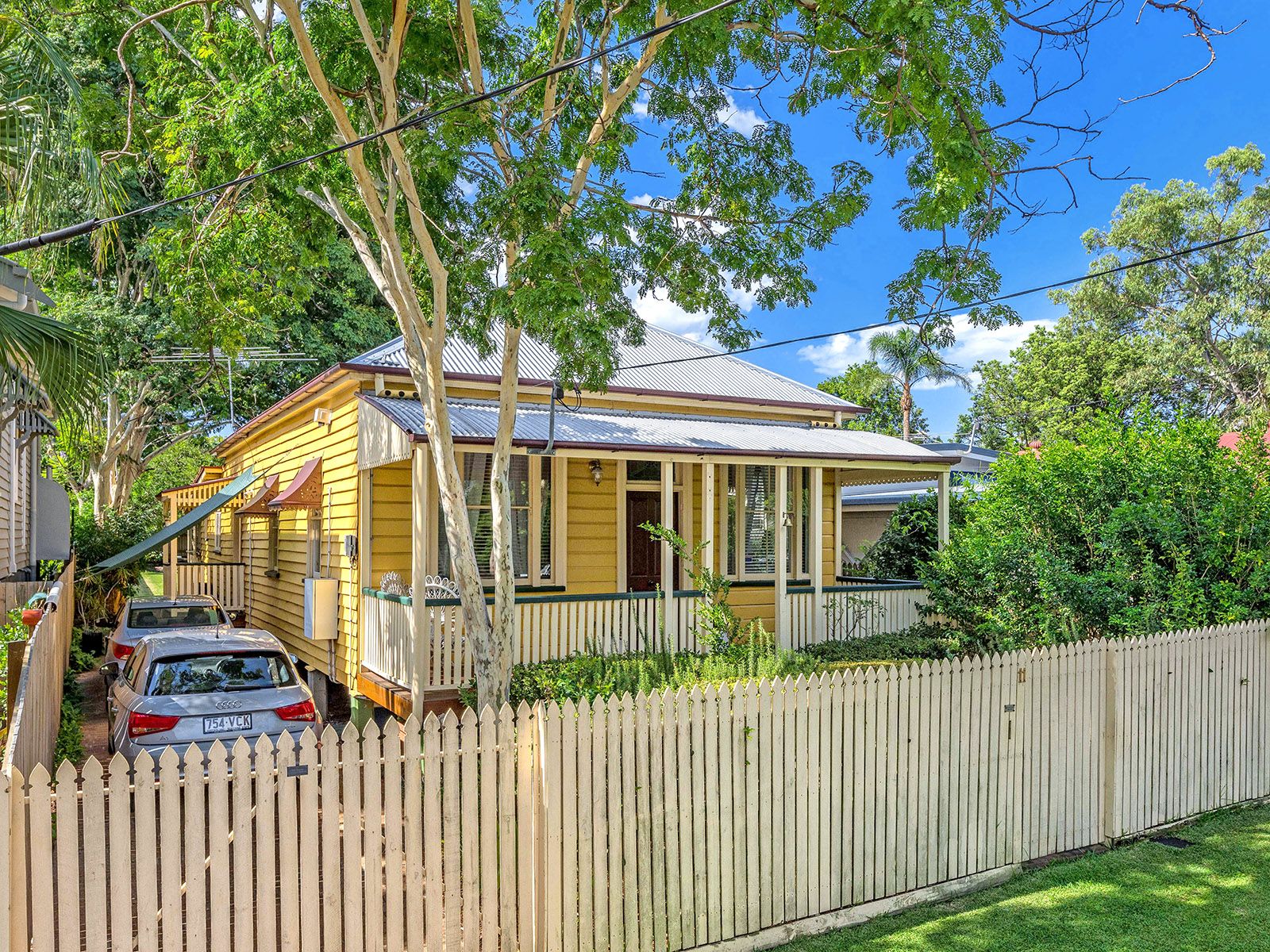 11 Grove Street, Albion QLD 4010