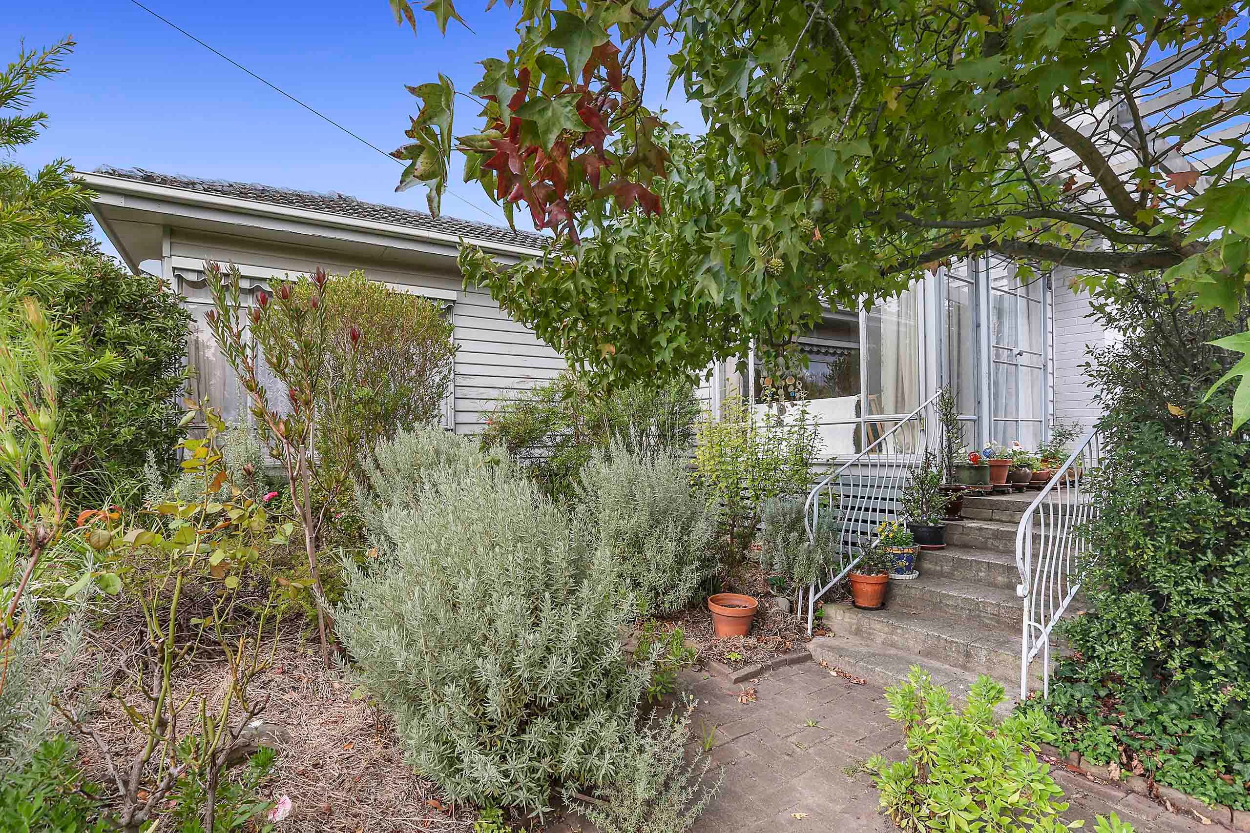 2 Baum Crescent, Highton, VIC 3216