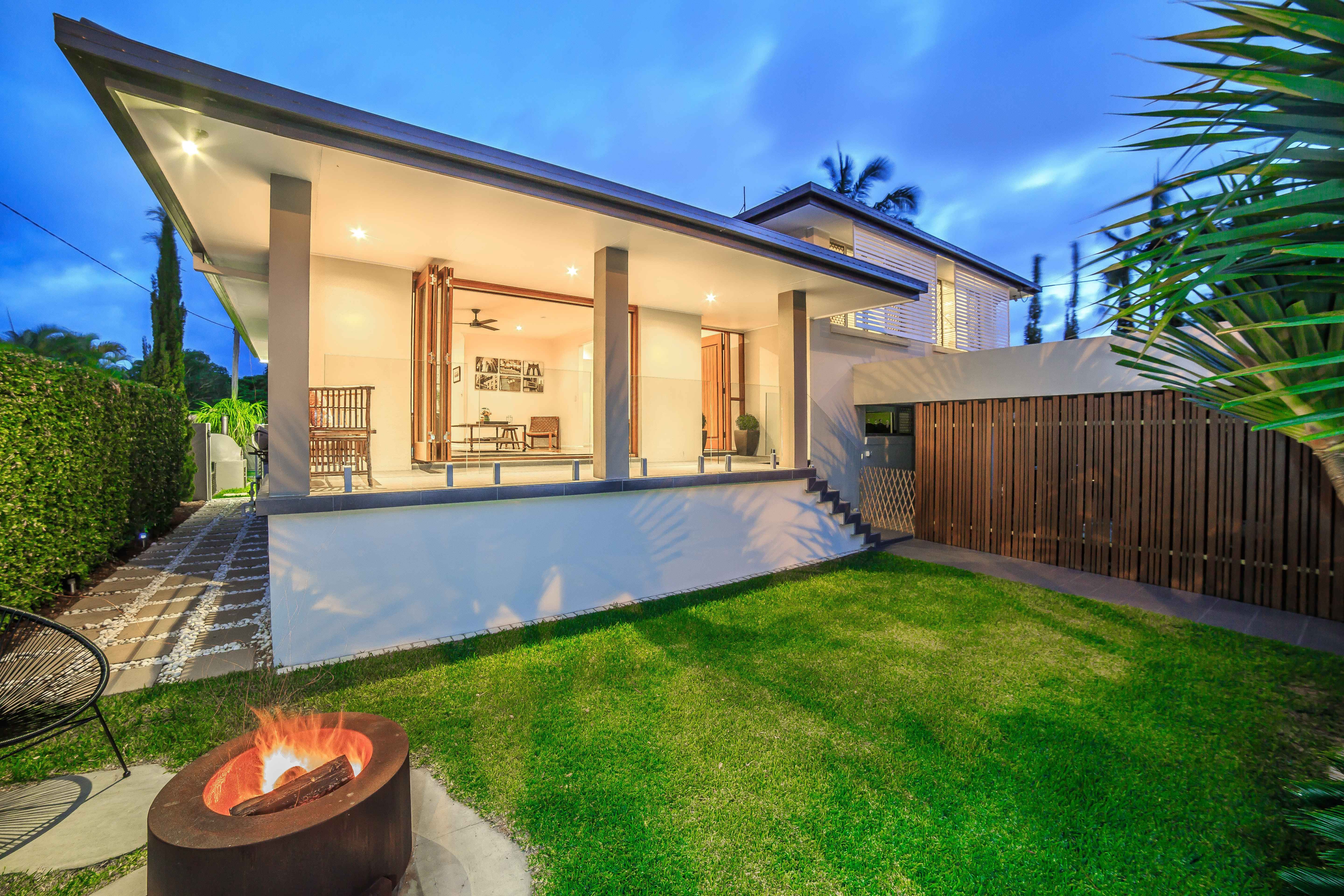 14 Savoy Drive, Broadbeach Waters QLD 4218