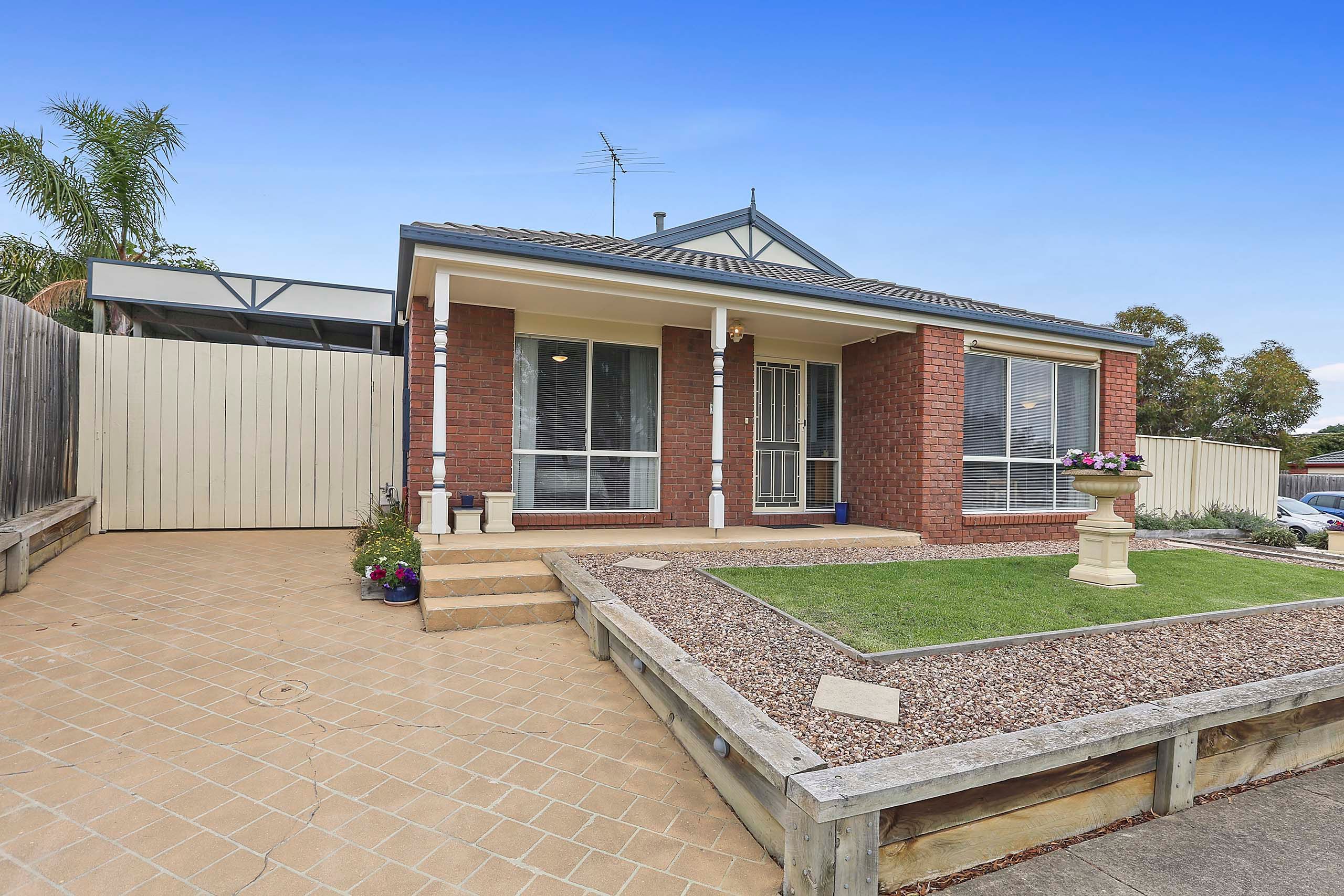 1-2 Alva Court, Waurn Ponds, VIC 3216