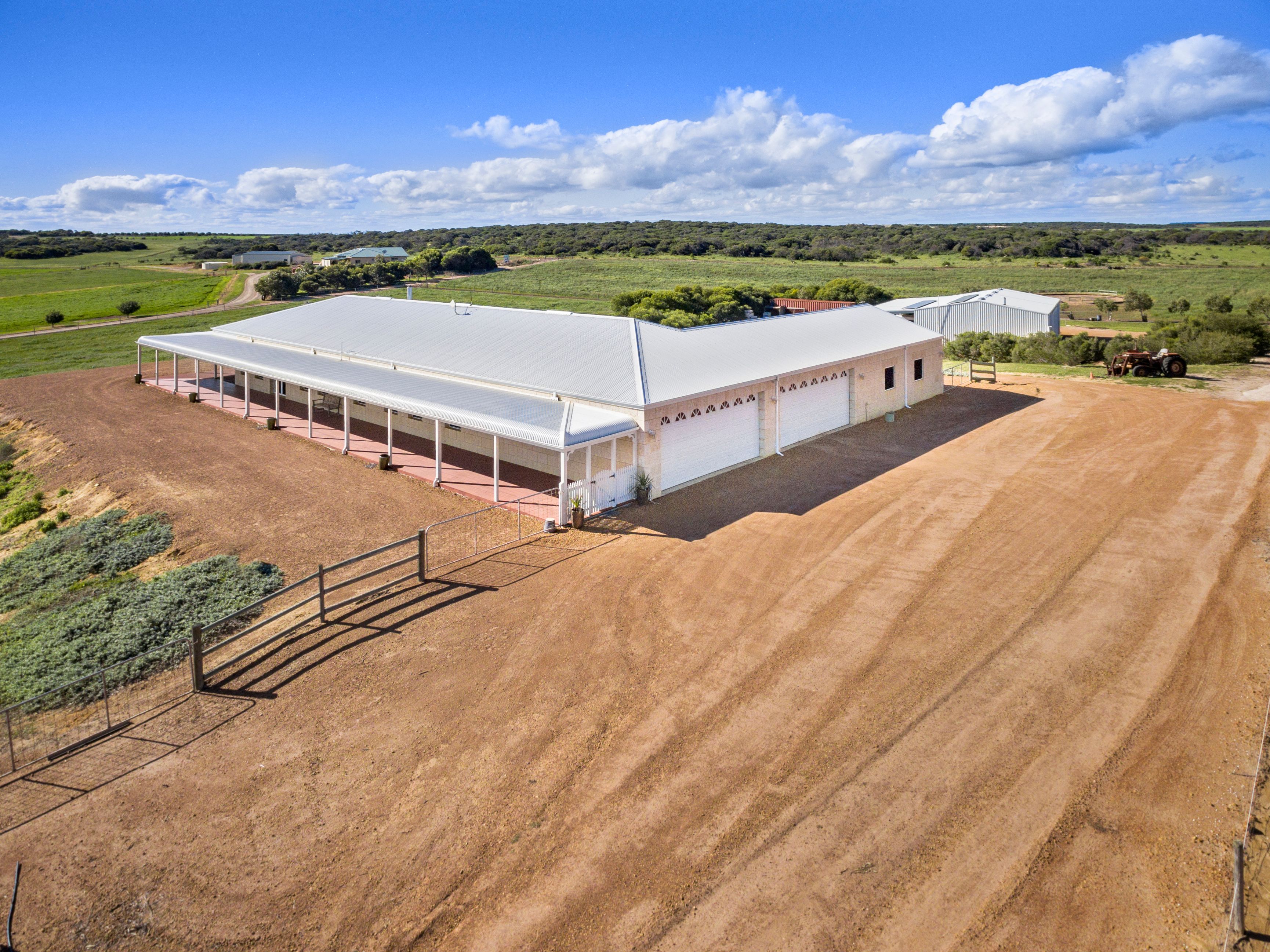 40 McConkey Road, Greenough, WA 6532