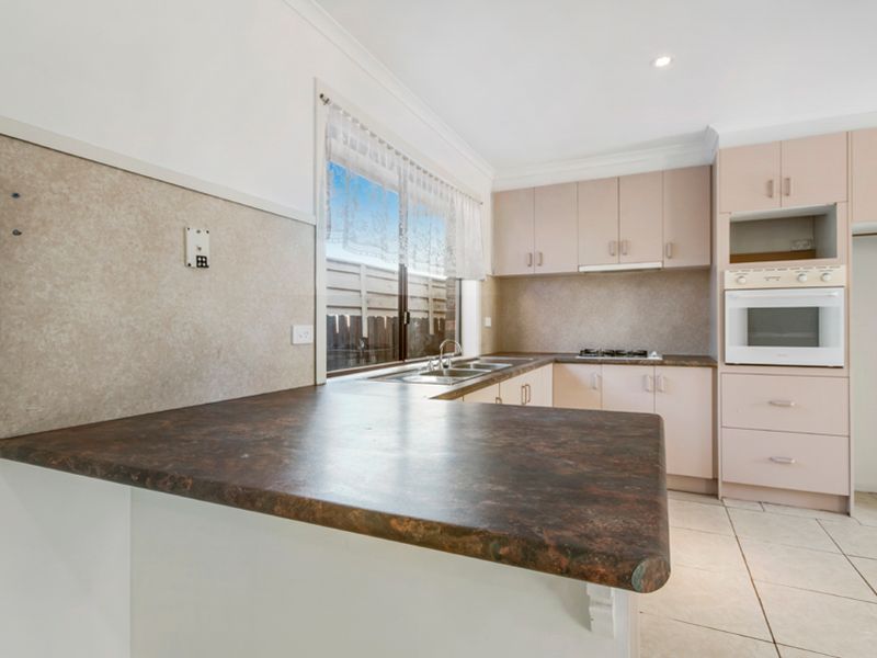 2 Coventry Place, Melton South, VIC 3338