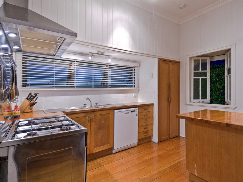 12 Cawmore Road, Hawthorne, QLD 4171