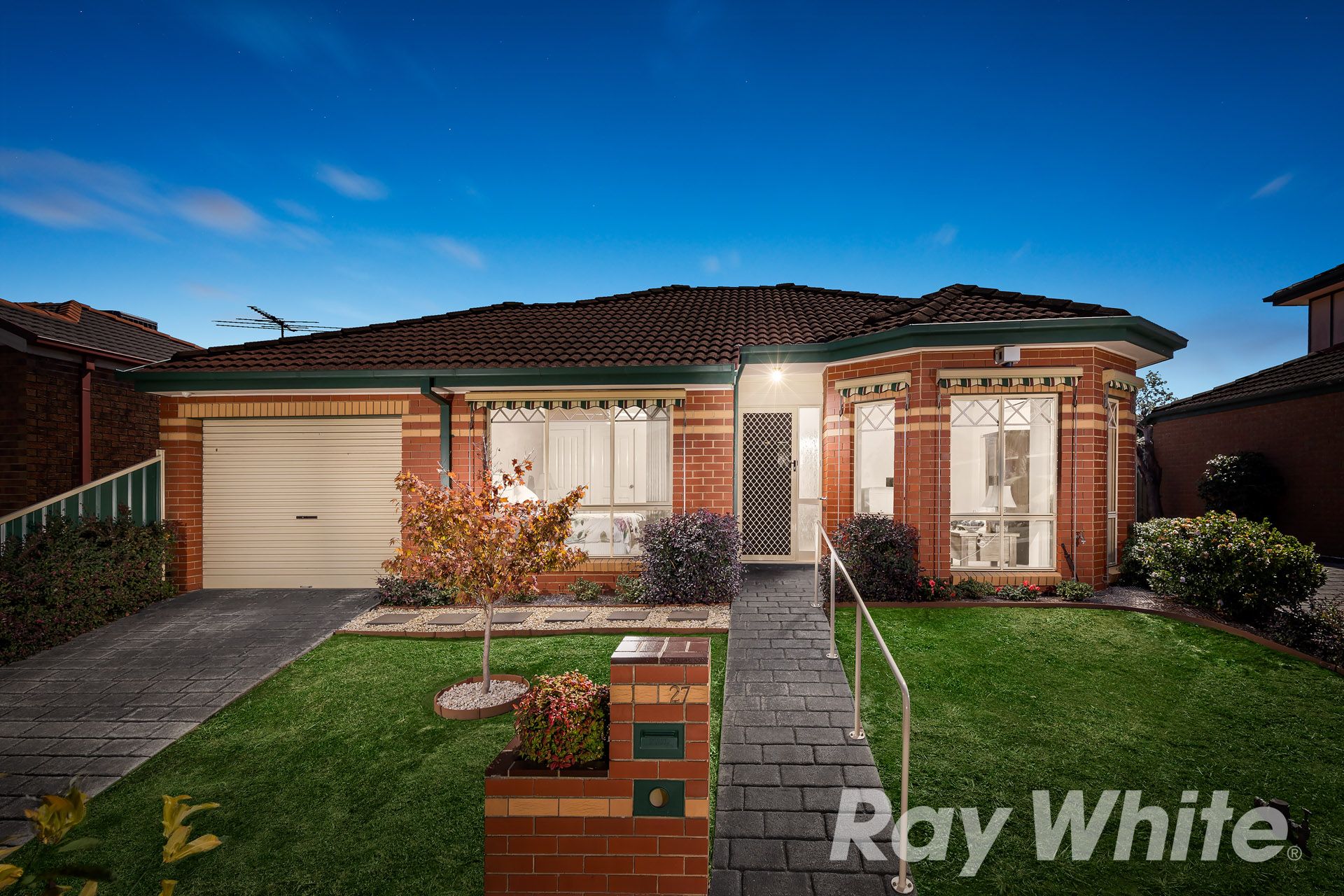 27 Bradley Drive, Mill Park VIC 3082
