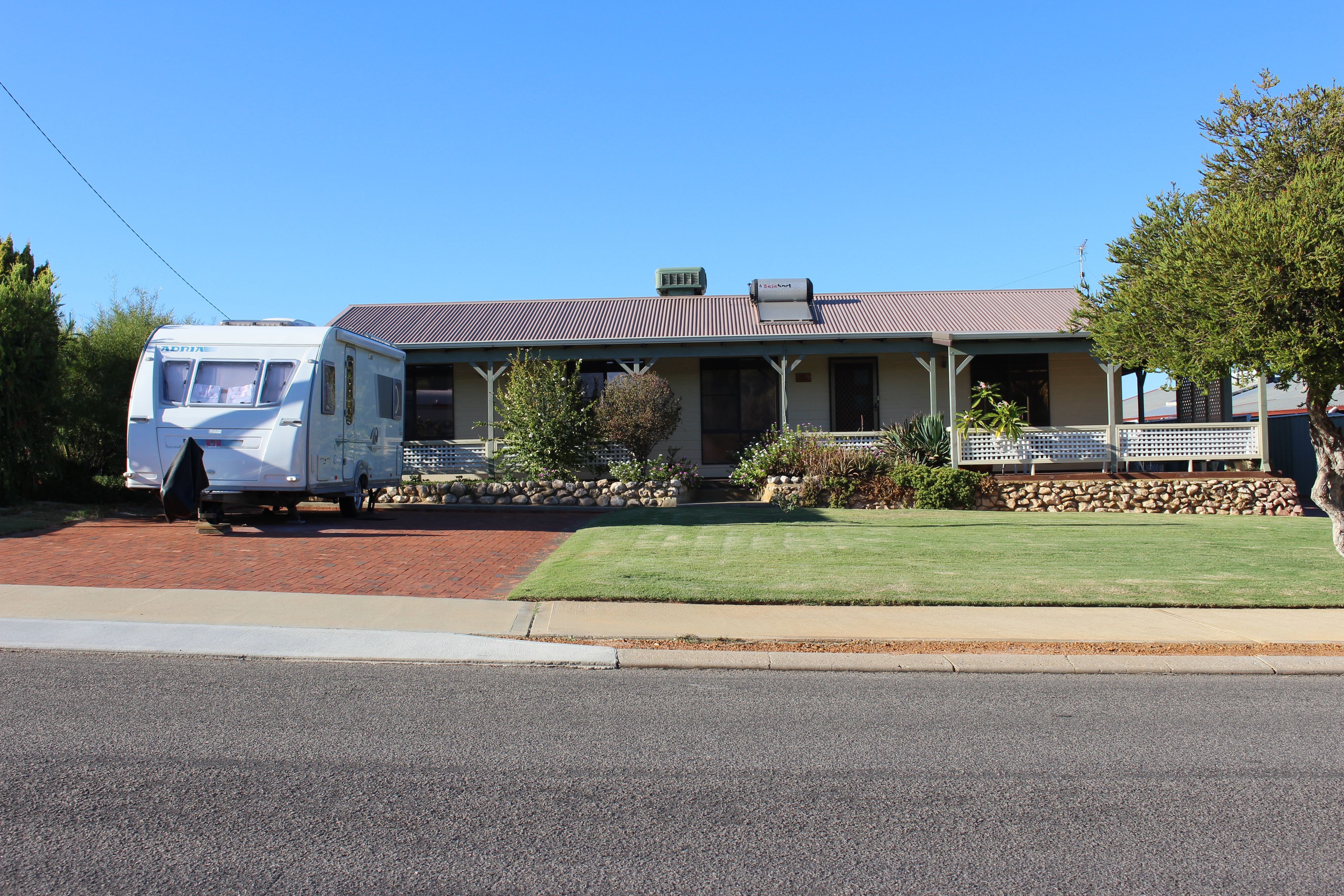 15 Pickering Drive, Dongara WA 6525