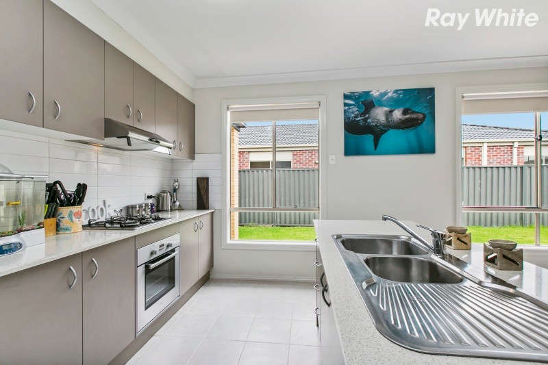 45 Pomegranate Way, Pakenham, VIC 3810