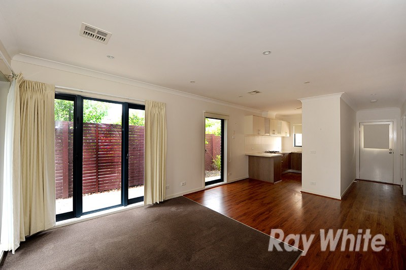 32 Convent Lane, Mitcham, VIC 3132