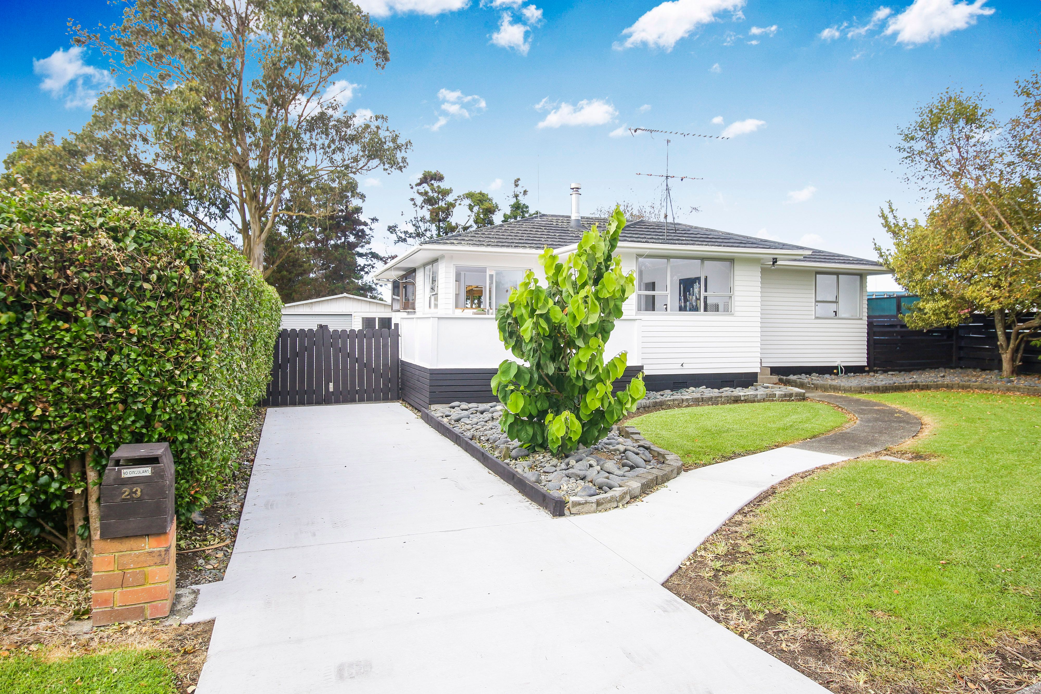 23 Mandarin Place, Half Moon Bay, Manukau City