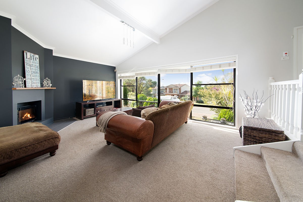 15 Field Place, Illawong, NSW 2234